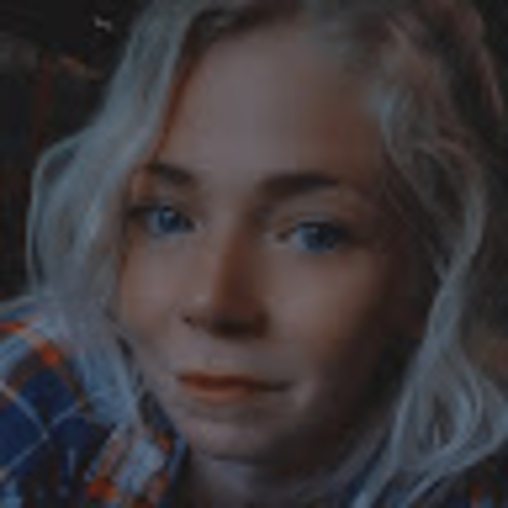 Meet your Posher, Emileigh